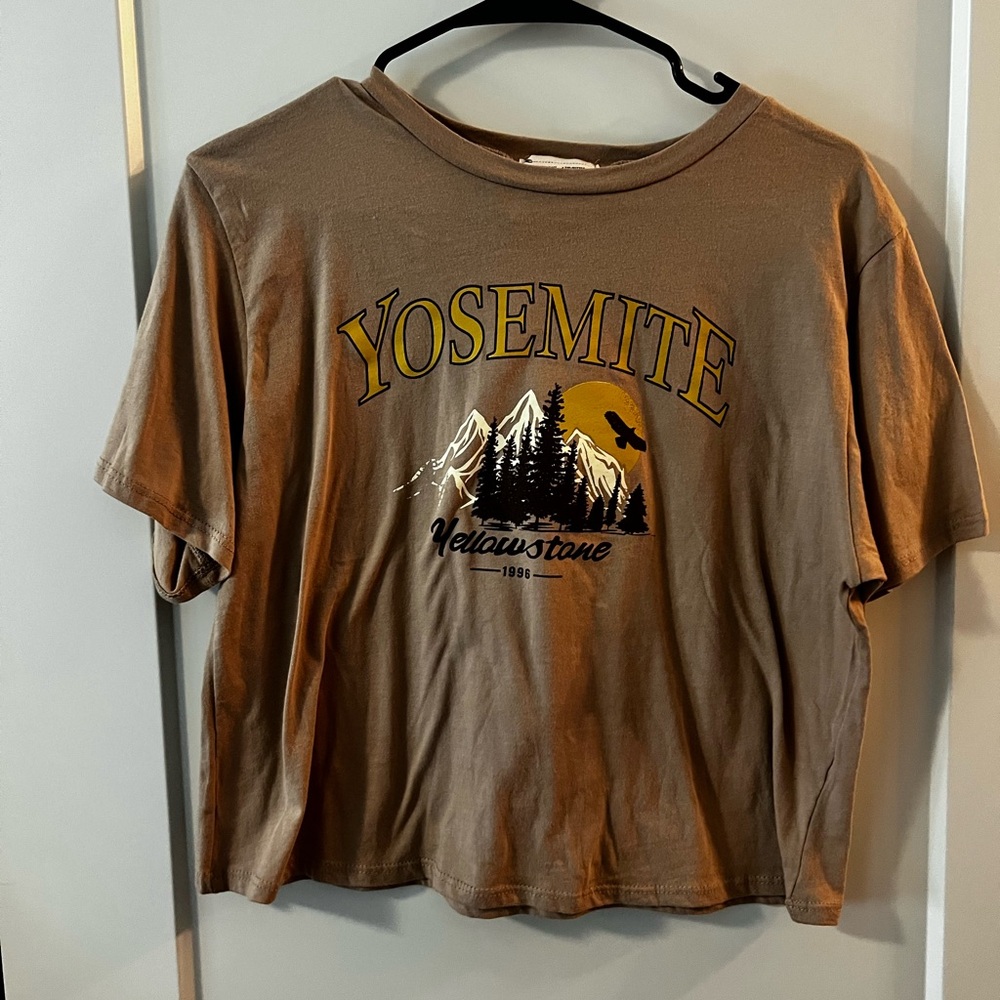 Brown Yosemite Graphic T-Shirt